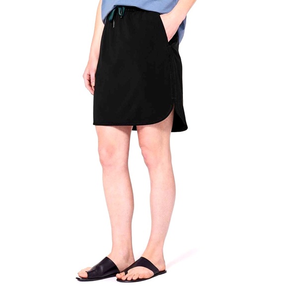 Lululemon On The Fly Skirt *21" in Black Size 8 - Picture 1 of 7